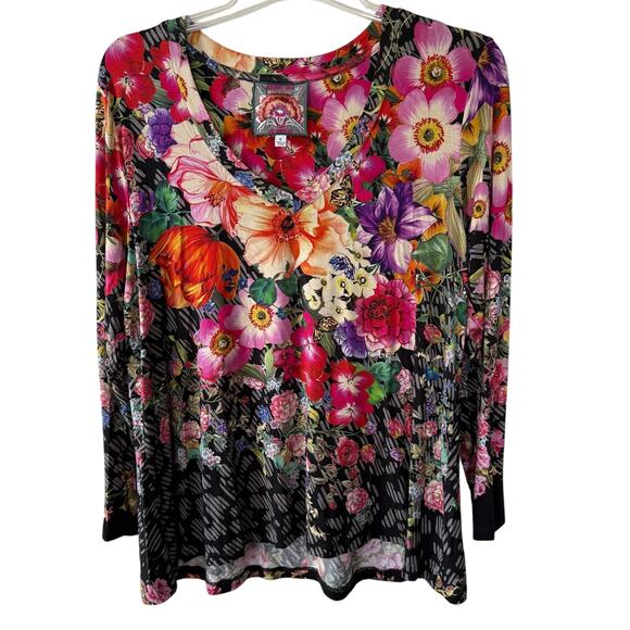 Johnny Was Tops - Johnny Was Long sleeve V Neck T-Shirt size 14